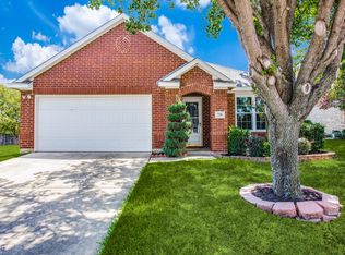 2216 Collington Dr, Roanoke, TX 76262