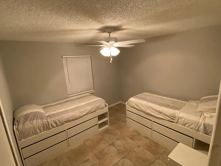 Ann Dr — Photo 10