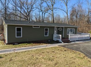 35 Dolores Trl, Wallkill, NY 12589