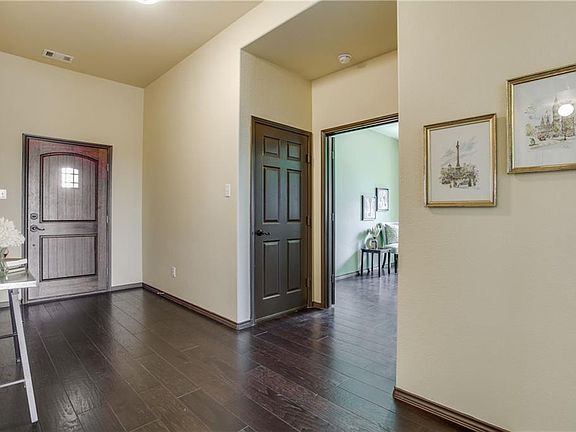 5th image of 1500 Mockingbird Way