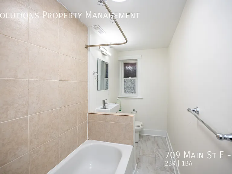709 Main St E #3 — Photo 8