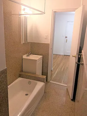 Rented by Dynamik Realty | media 26