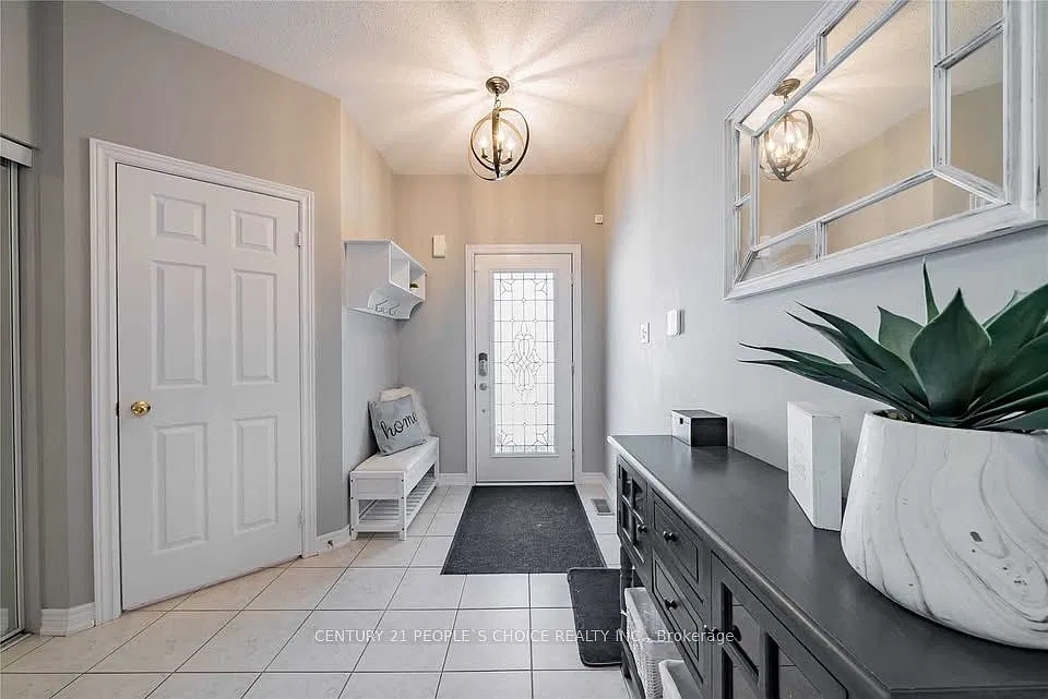 3 bed, $3,500 — Photo 2