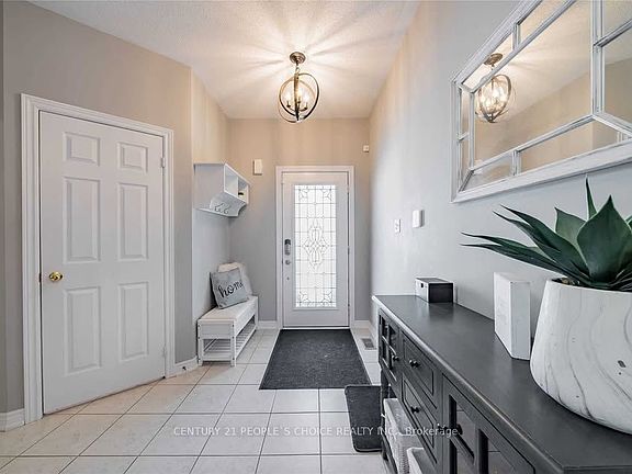 2nd image of 40 Cranborne Cres