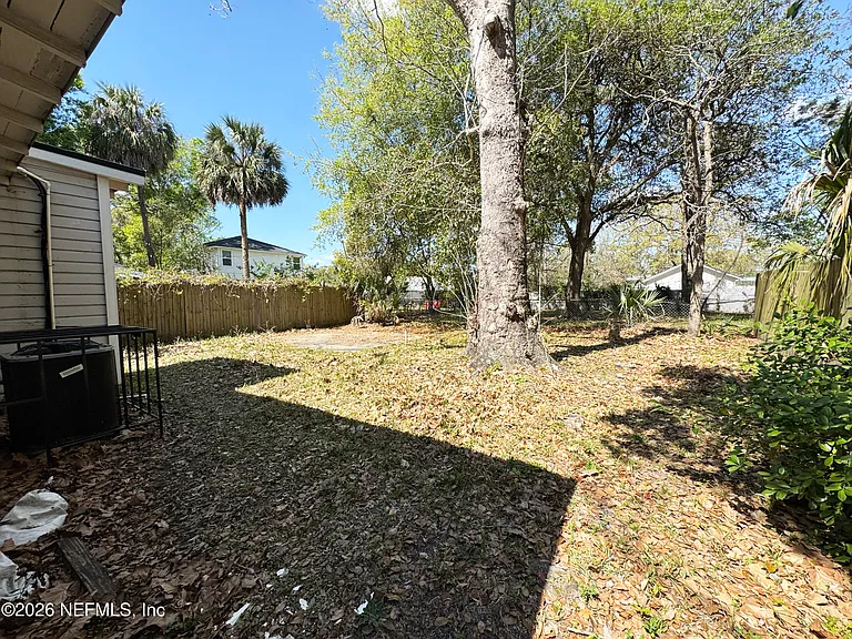 2745 Gilmore St — Photo 15
