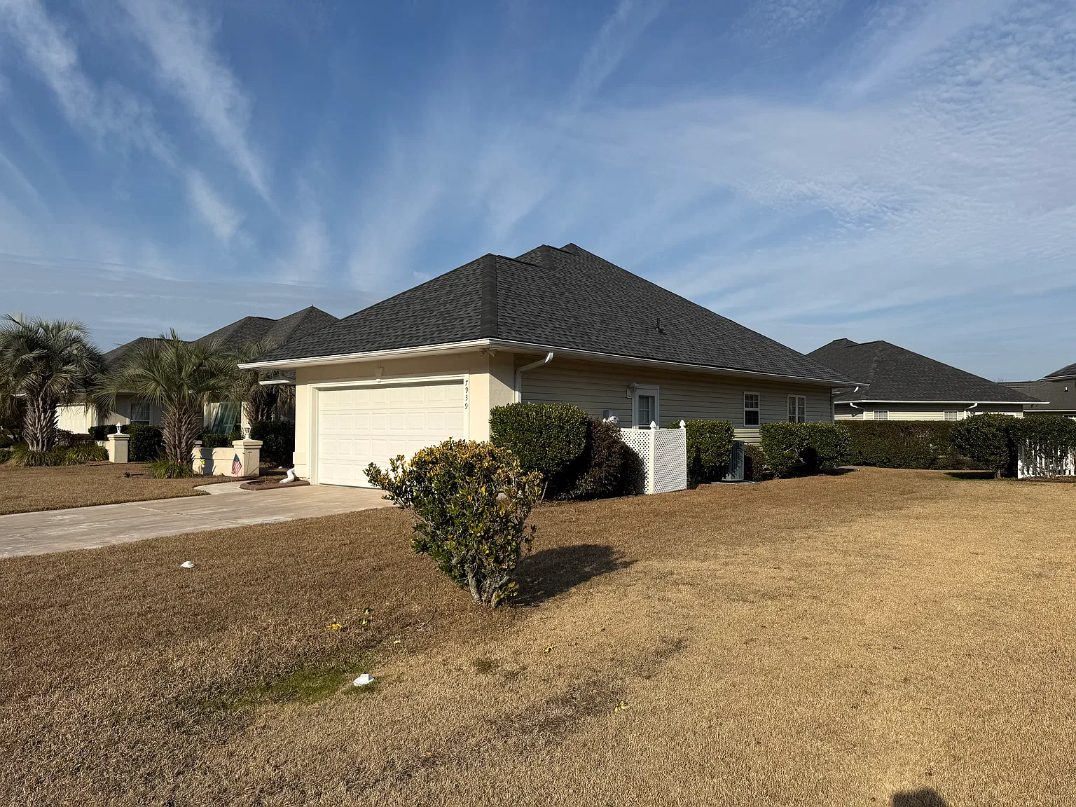 7939 Leeward Ln — Photo 3