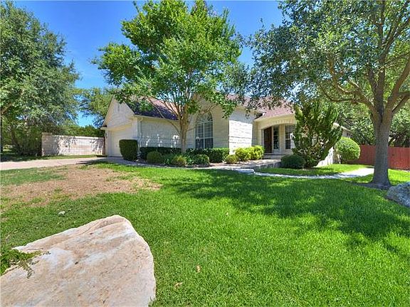 2nd image of 12705 Majestic Oaks Dr