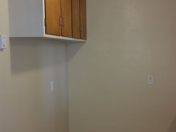 Laundry/storage room