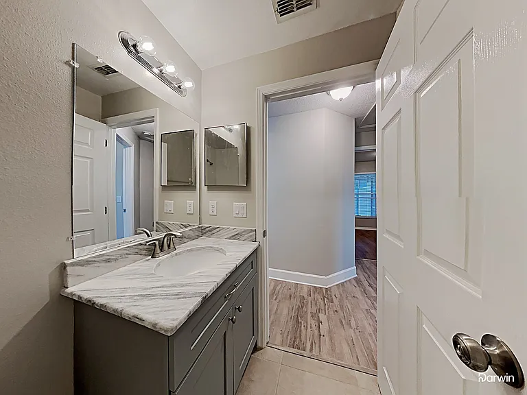 10628 Crescendo Loop — Photo 17