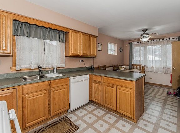 5th image of 9132 Massasoit Ave