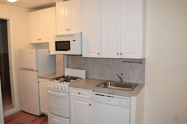 Rented by OvCo Realty | media 8