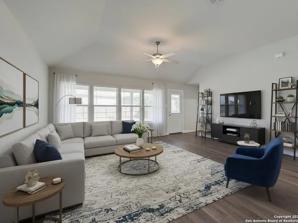 1136 Amber Lake, Seguin, TX 78155