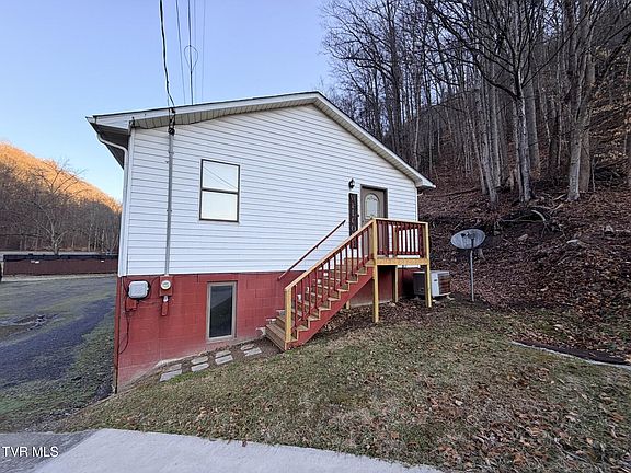 4th image of 14229 Bull Run Rd