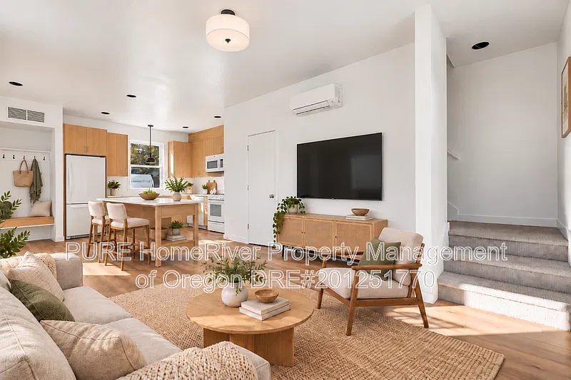 2971-2975 2981 2985 Ne Emerson St — Photo 2