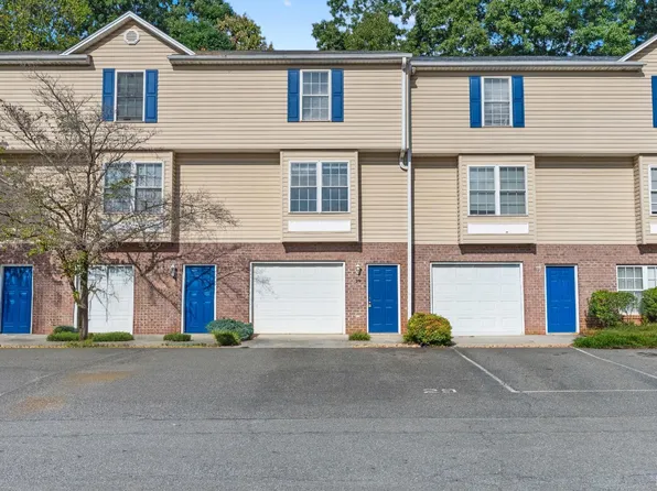 300 McConville Rd APT 29, Lynchburg, VA 24502