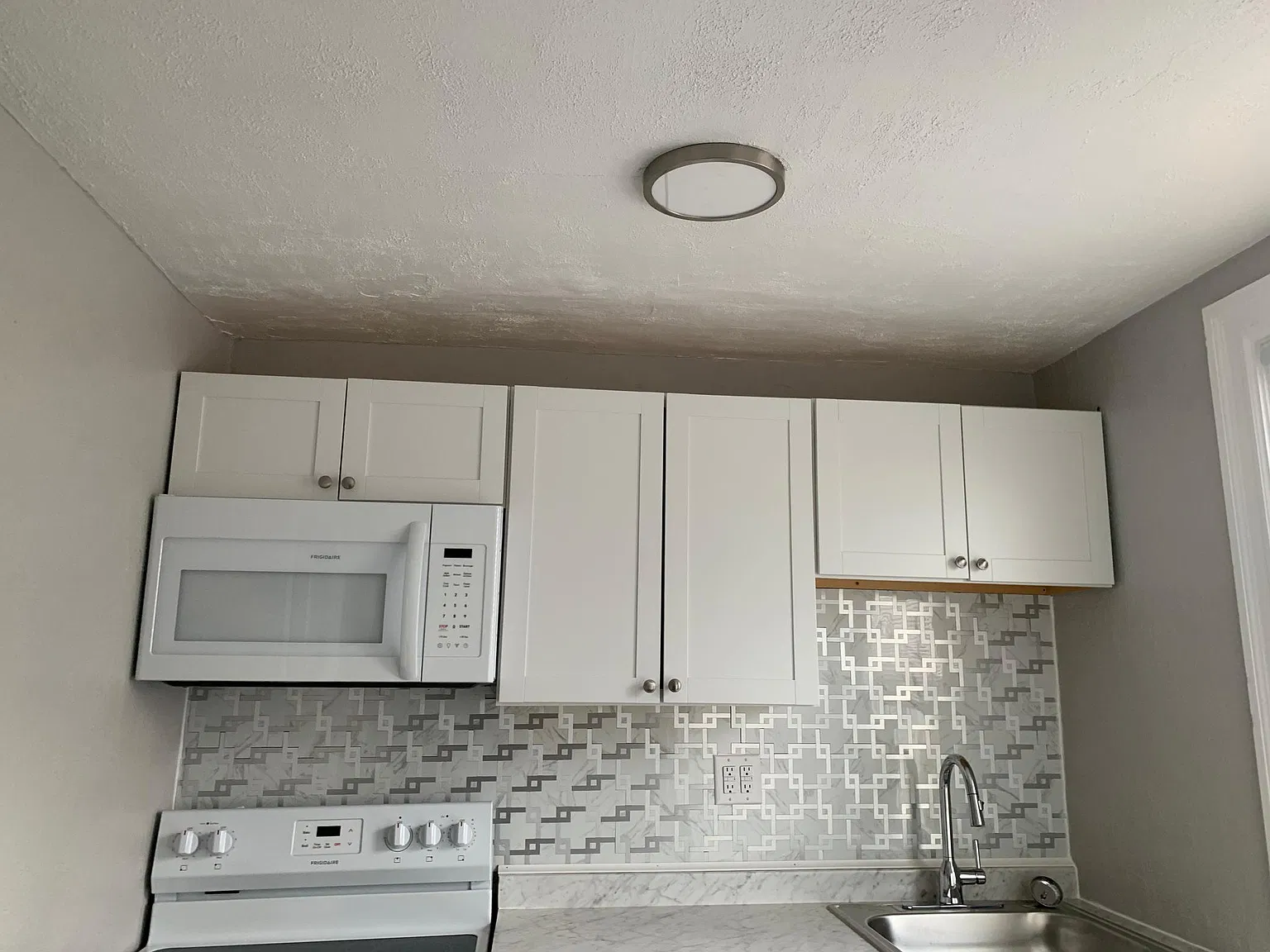 410 Marlow St — Photo 4