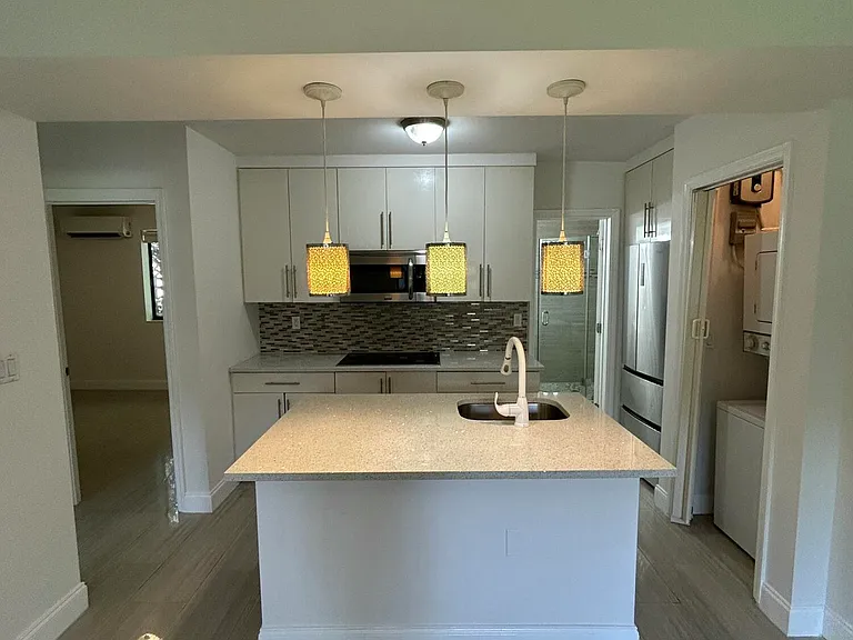 914 NE 15th Ave #2 — Photo 2