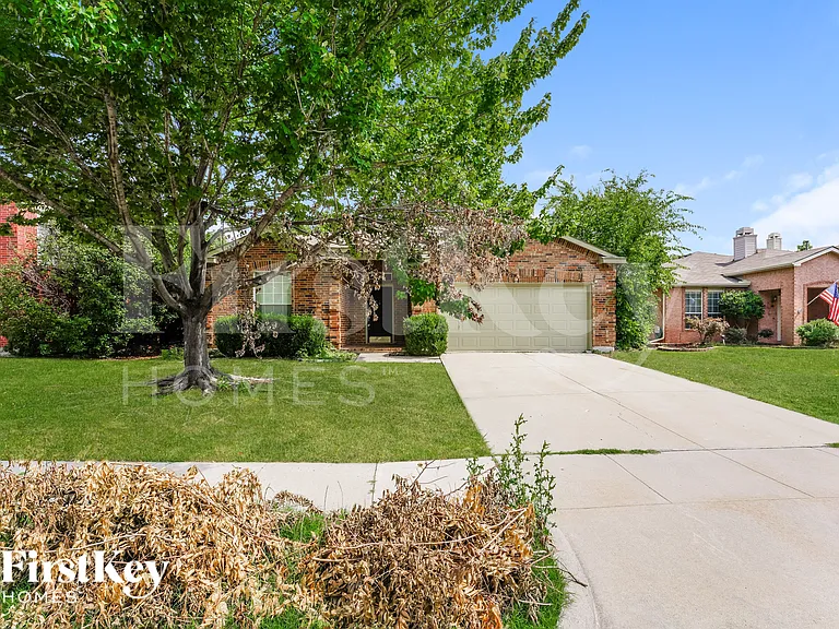 2325 Sumac Ct — Photo 1