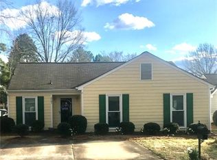 2705 Hillmont Dr, Charlotte, NC 28226