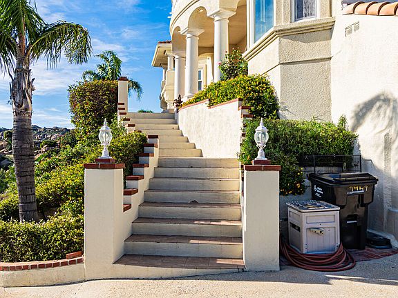 3rd image of 7449 Studio Rd