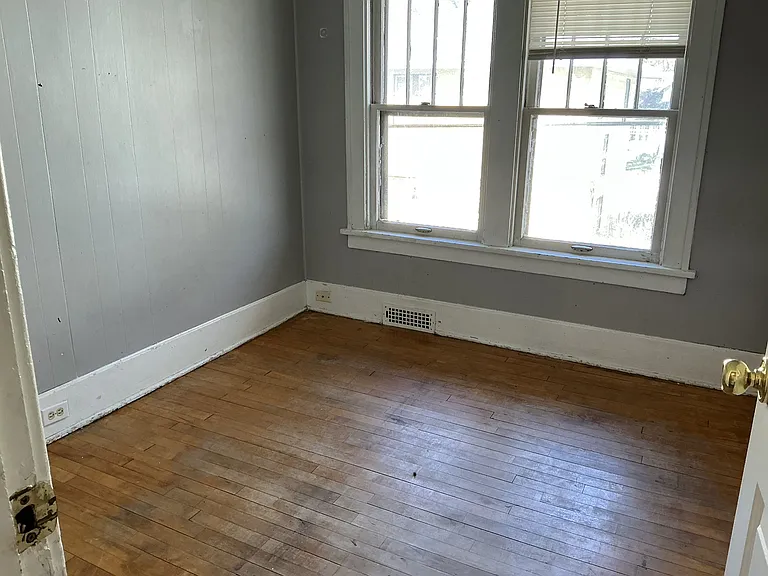 507 10th Ave S — Photo 6