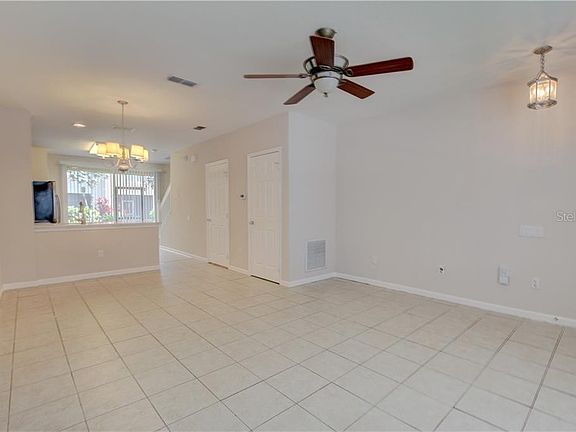 3rd image of 1460 Stockton Dr