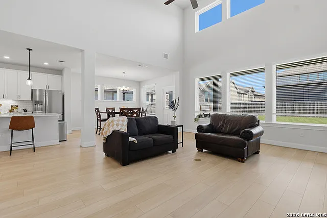 14827 Mapleton Hl — Photo 13
