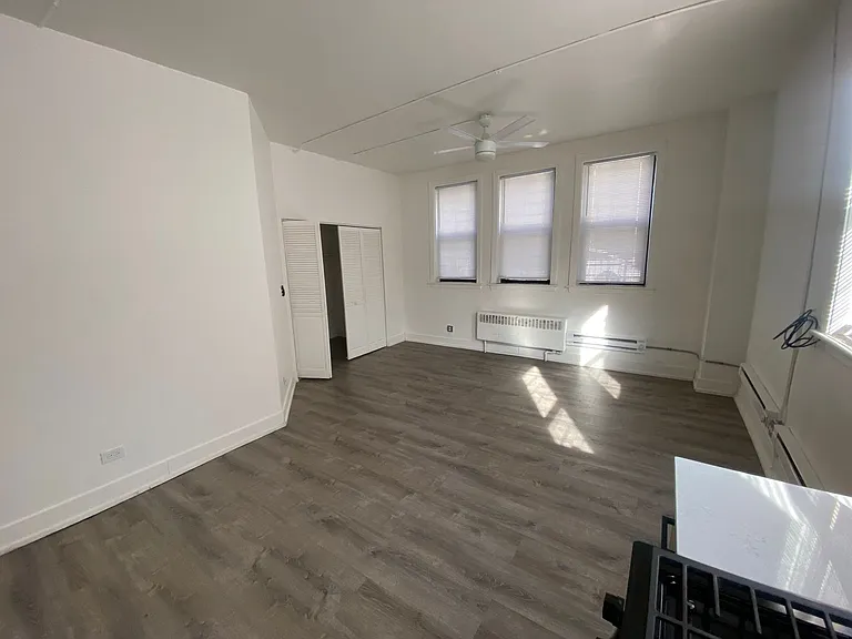 Granville Apartments — Photo 21