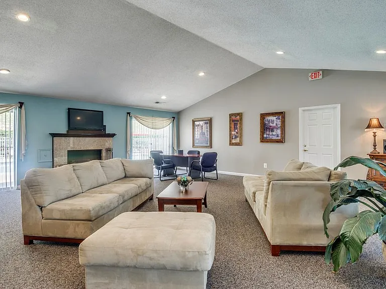 Chestnut Ridge Apartments — Photo 15
