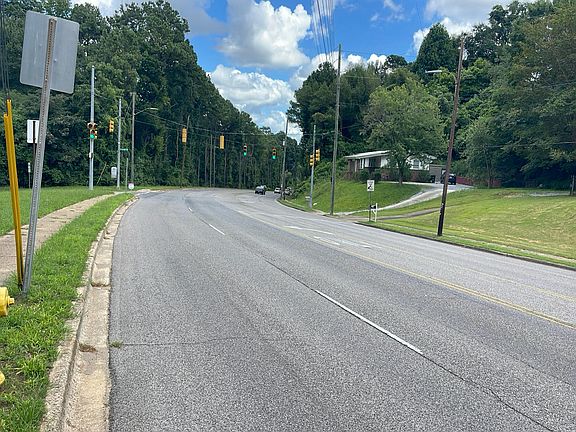 4th image of 1159 Montclair Rd