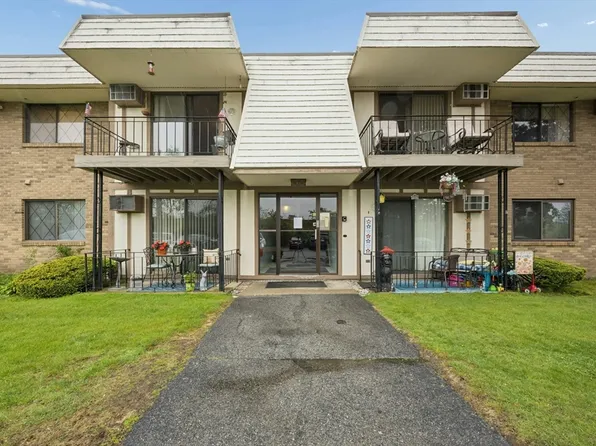 395 Merrimack St APT 42, Methuen, MA 01844