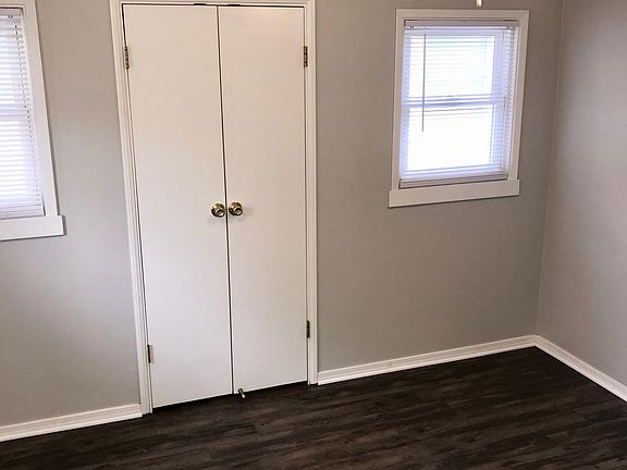 3rd image of 4719 Kansas St