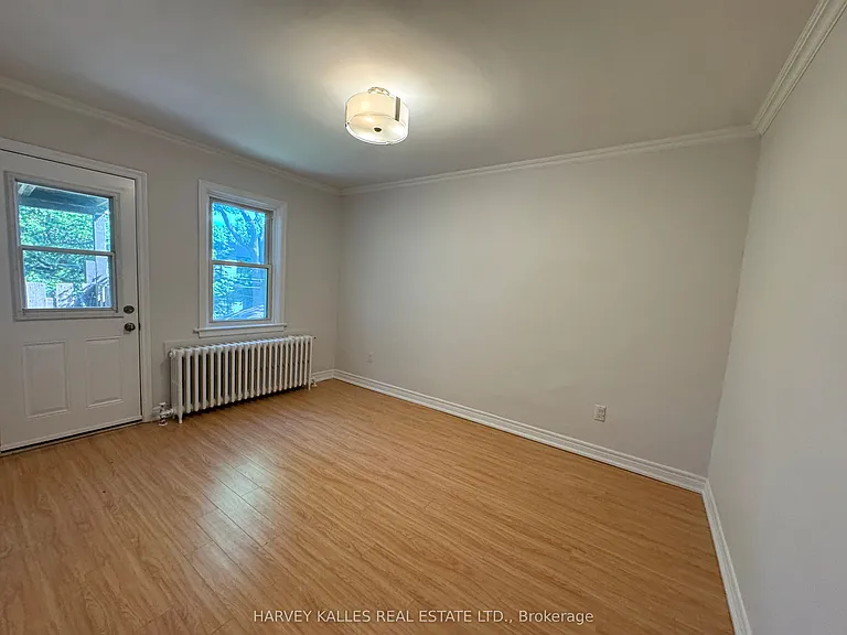 38 Strathgowan Ave #UPPER — Photo 6