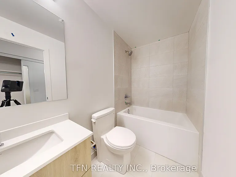 30 Upper Mall Way #2104 — Photo 21