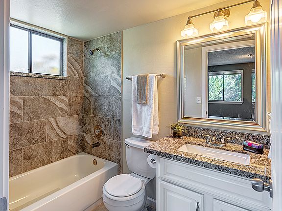 2nd image of 12611 NE 145th Pl APT 75H