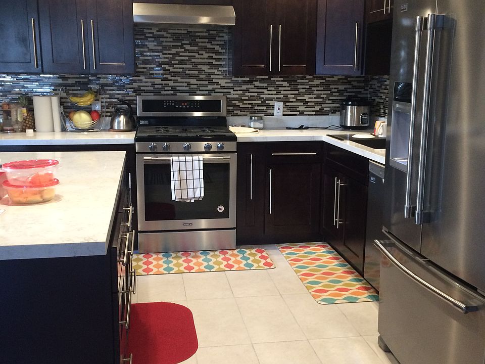 2nd image of 2310 N Fairview St APT 101