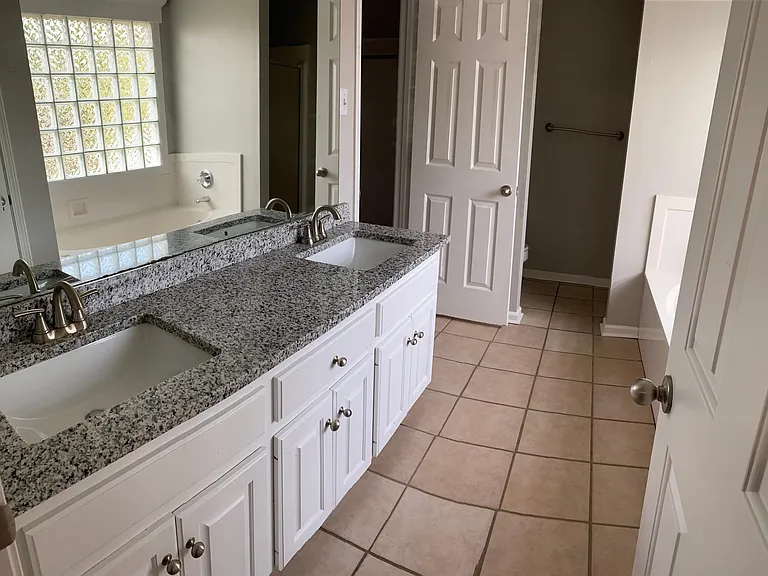1717 Point West Dr — Photo 22