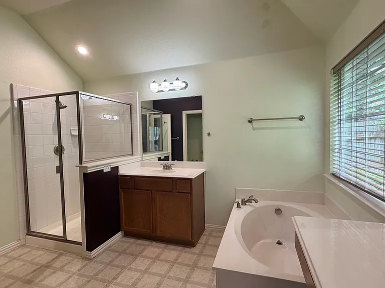 6517 Briar Lake Trl — Photo 20