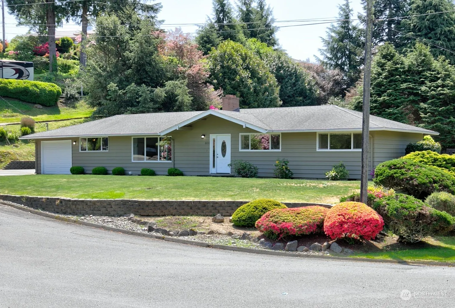 400 Hyde Park Drive photo 1