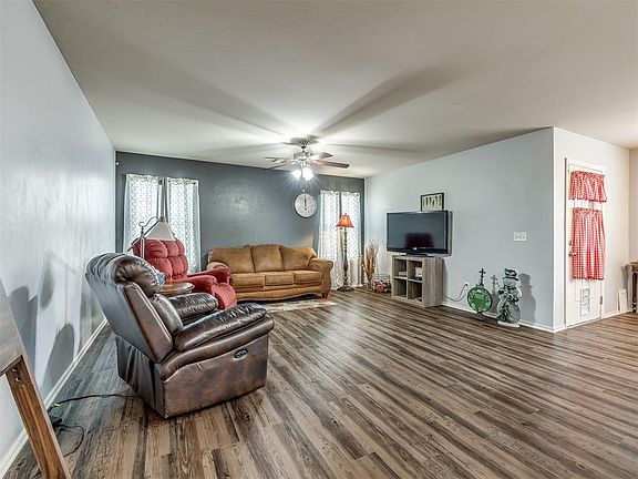 2nd image of 1101 Ironstone Dr