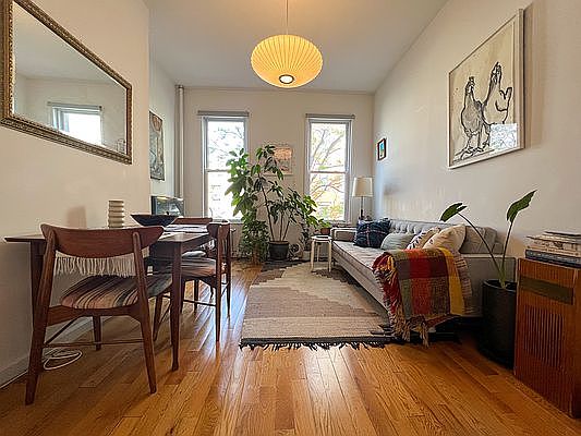 2nd image of 315 Eckford St APT 2R