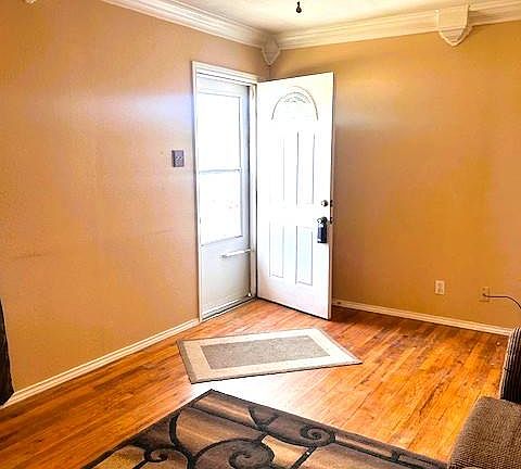 4th image of 2503 W Washington Ave