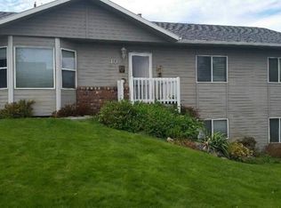 10 N 18th St, Selah, WA 98942
