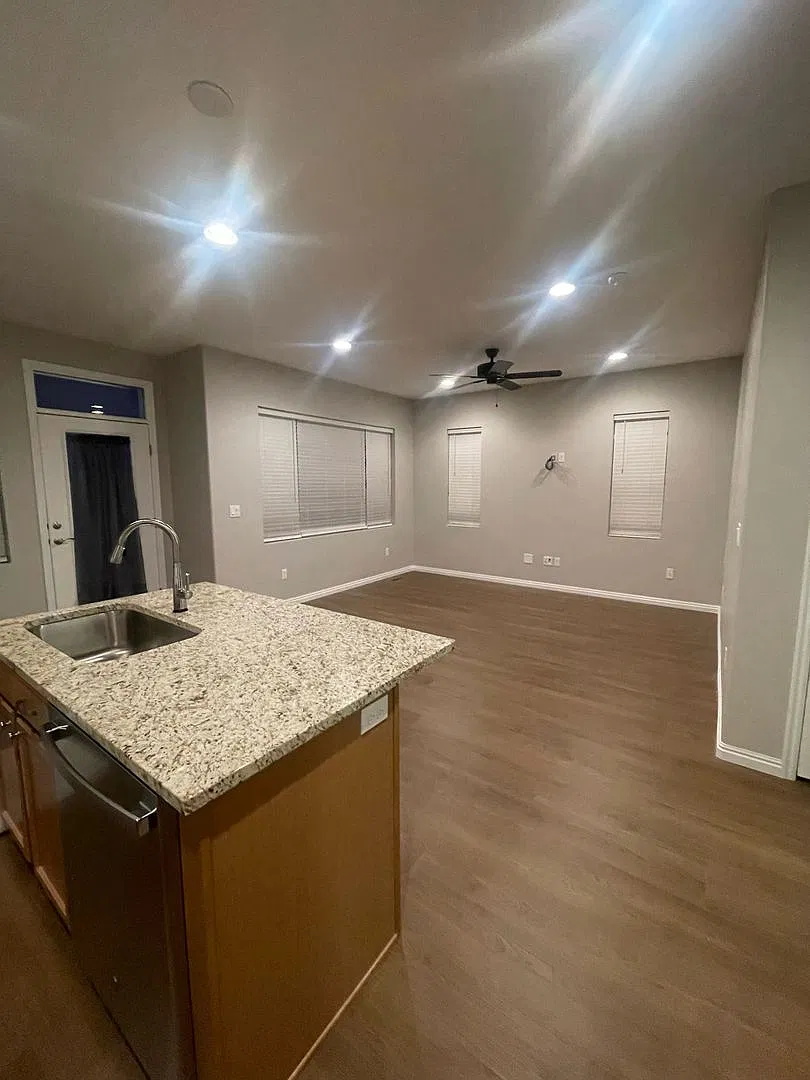 Beautiful Bluffdale townhome for rent! — Photo 4