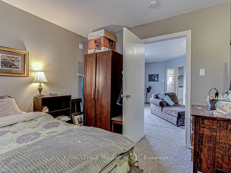 256 Edinburgh St #UPPER — Photo 15