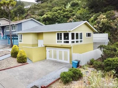 949 Yosemite Dr, Pacifica, CA, 94044