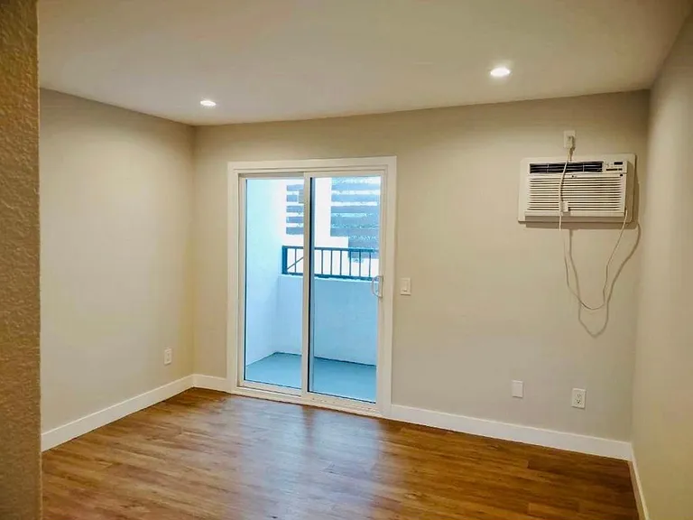 1060 Olive Ave #13 — Photo 6