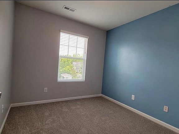 5th image of 33 Arbor Hill Pl