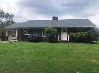 1738 Rockfish Rd, Waynesboro, VA 22980