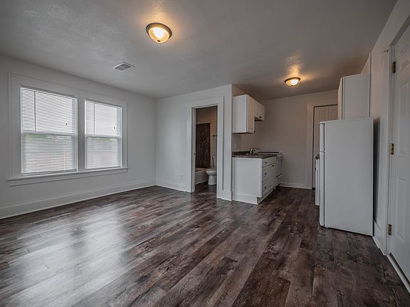 4th image of 108 N Buchanan St #5